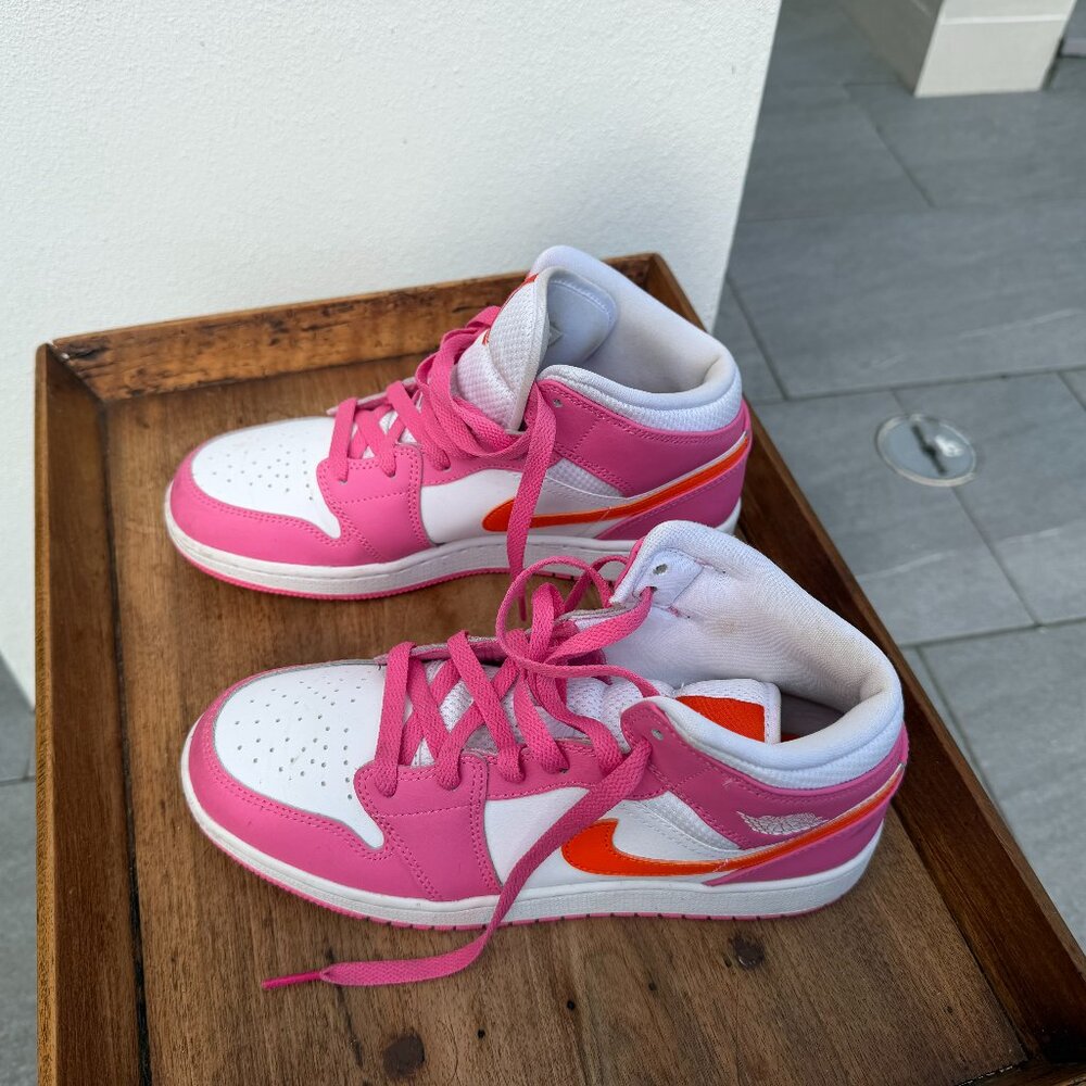 Nike Air Jordan 1 Mid "Pinksicle Safety Orange" Size Y7.